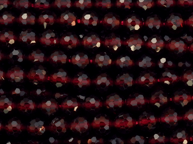 facettierte 4mm Granaten Steinperlen zum Schmuckmachen - Nah