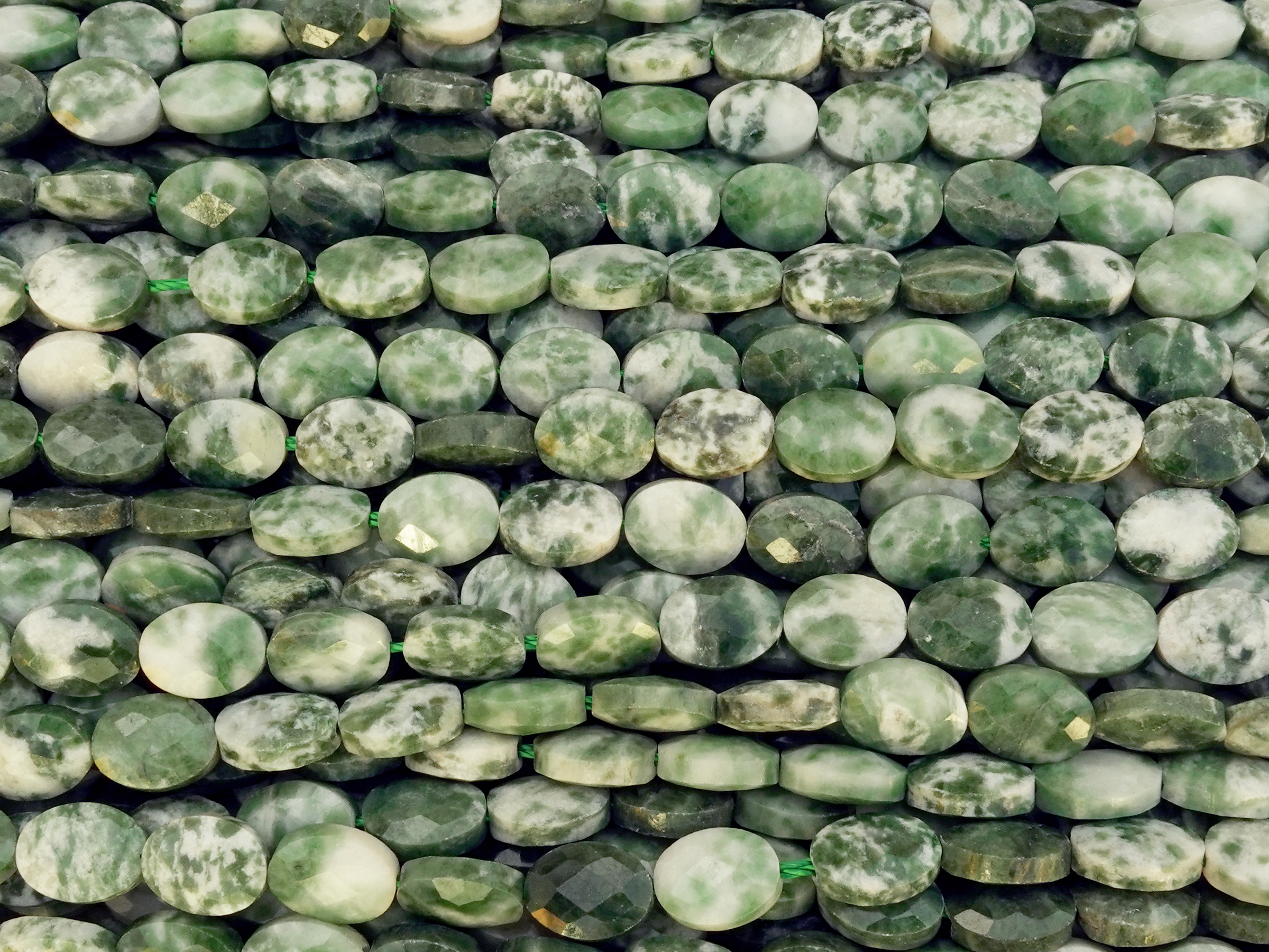 facettierte, flache Oliven Perlen aus Grünem Jaspis Stein zu