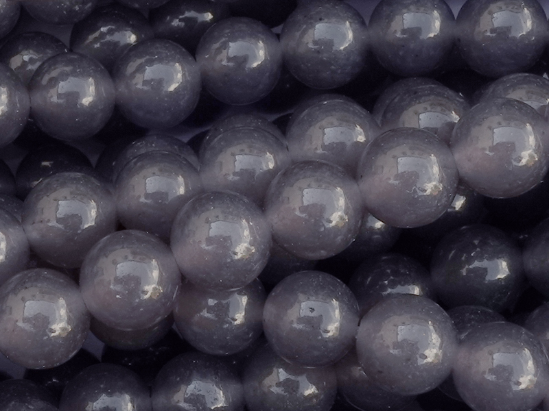 misty-gray gefärbte weiße Jade Steinperlen rund 6mm - Nahauf