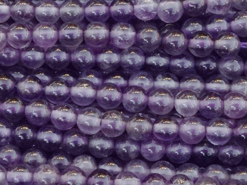 runde 4mm Amethyst Steinperlen zum Schmuckmachen - Nahaufnah
