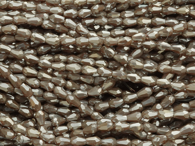 kleine, facettierte Glasperlentropfen 3x4mm