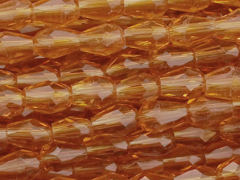 kleine, facettierte Glasperlentropfen 3x4mm - Nahaufnahme