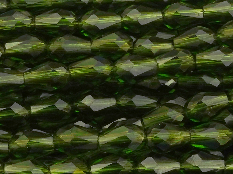 kleine facettierte Glasperlentropfen 3x5mm - Nahaufnahme