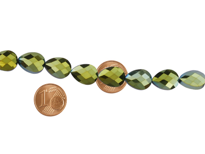 grüne flache facettierte Glasperlen Tropfen 9x12mm