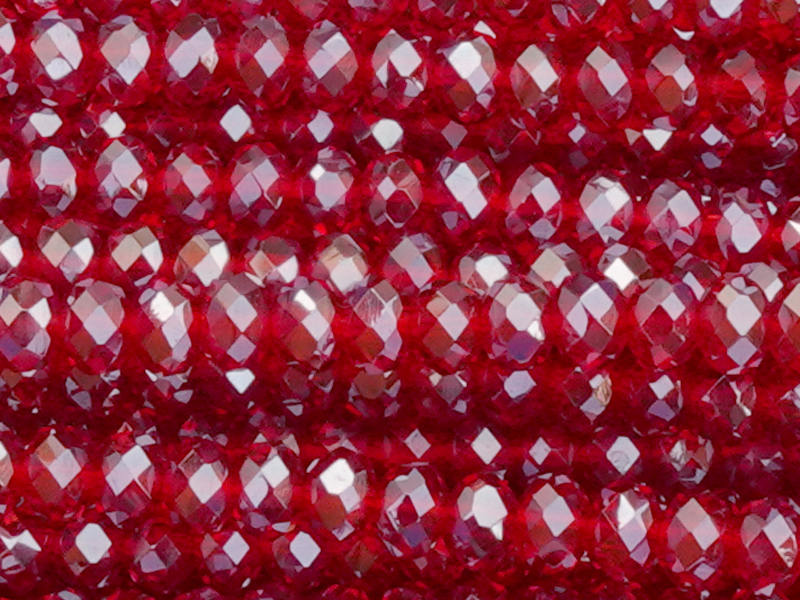 facettierte rote Glasperlen, Rondellen ca. 3x2mm - Nahaufnah