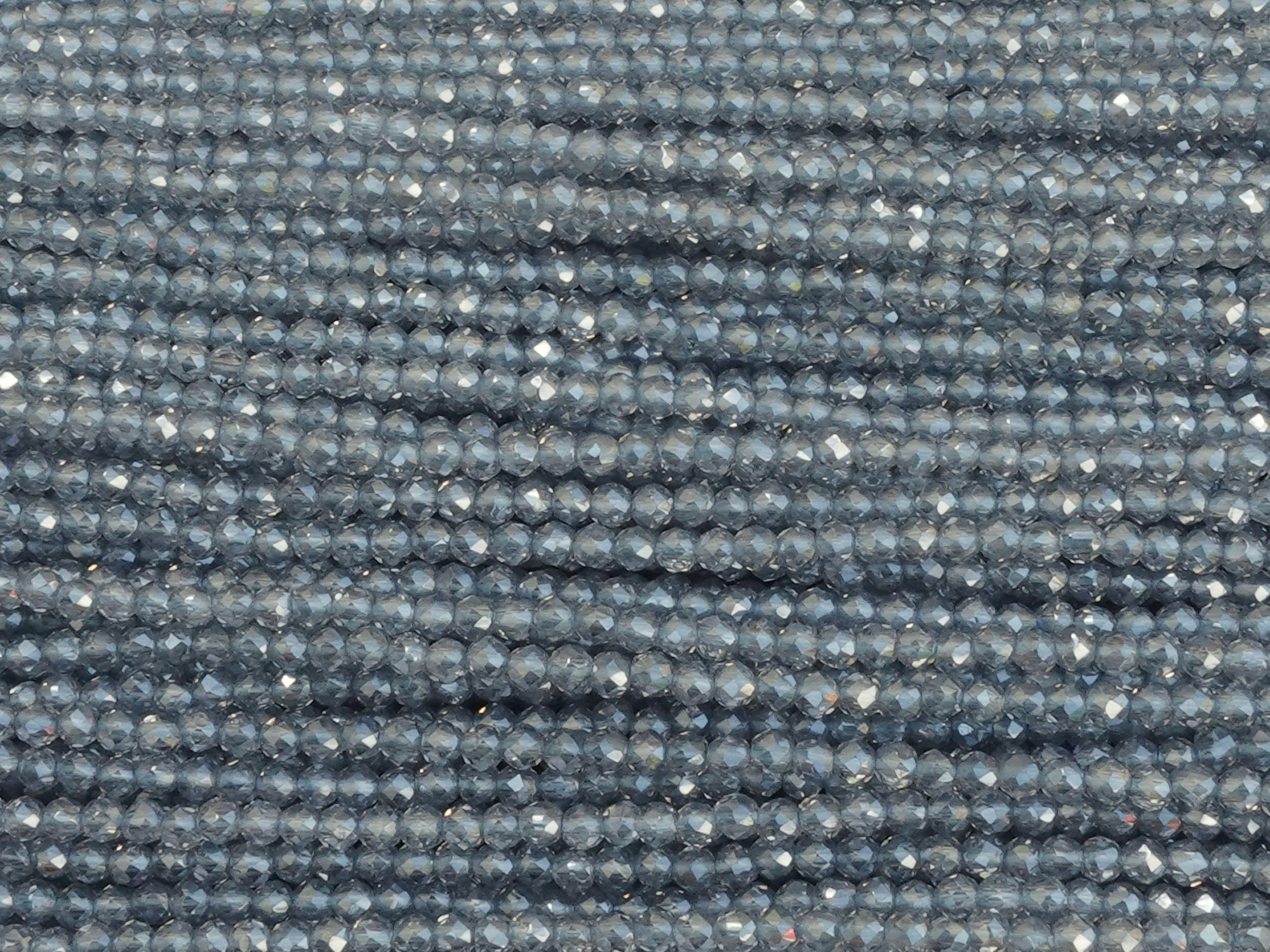 winzige, facettierte, geschlilffene runde Glasperlen 2mm, Fa