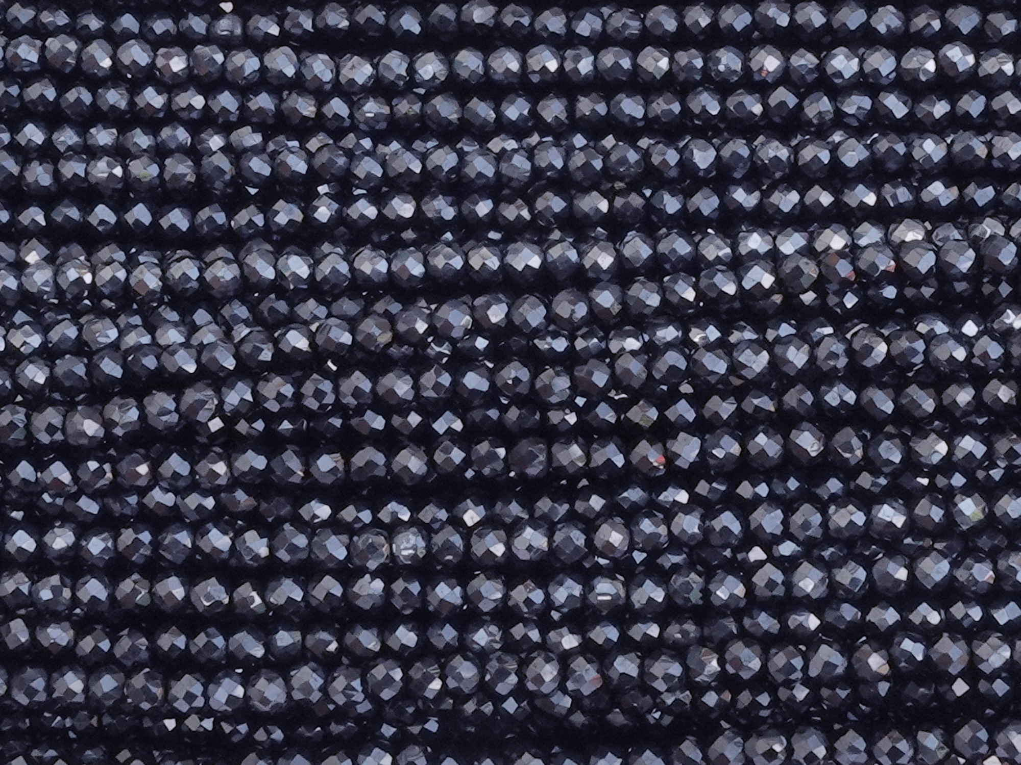 winzige, facettierte, geschlilffene runde Glasperlen 2mm, Fa