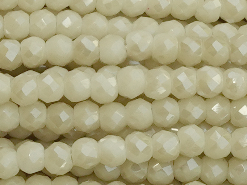 facettierte Glasperlen rund 3mm, Farbe: Beige - Nahaufnahme