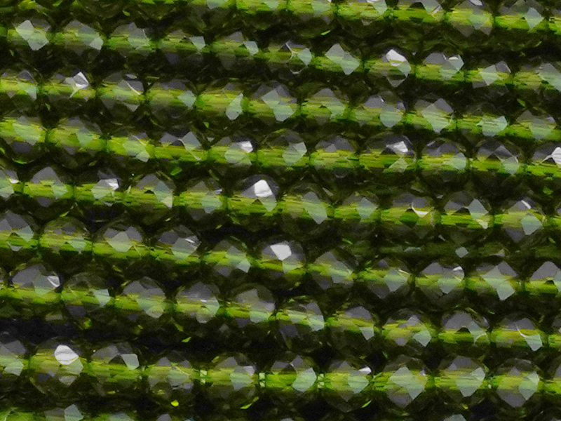 facettierte Glasperlen rund 3mm, Farbe: olive grün - Nahaufn