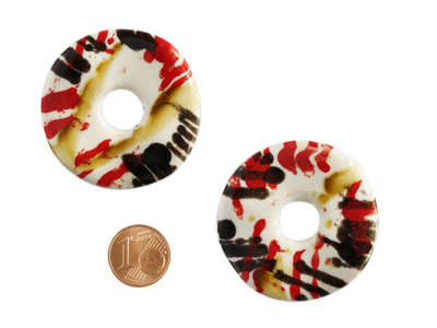 Keramikdonuts mit Größenvergleich