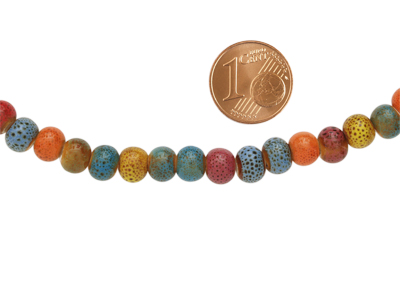 Armband aus Keramikperlen, Bild 2 mit Größenvergleich