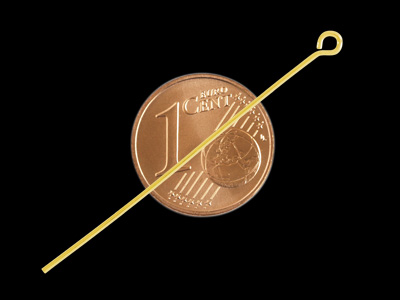 goldene Kettelstifte mit Größenvergleich