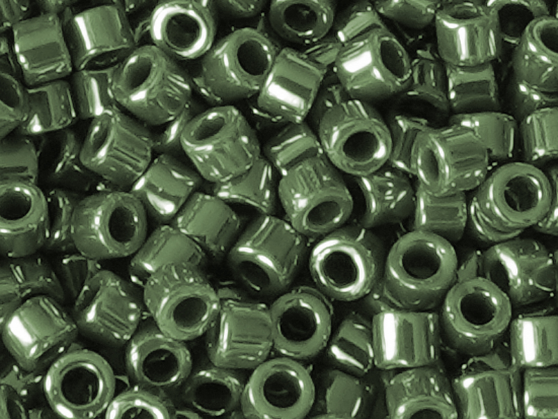 MIYUKI Delica Perlen 11/0 Farbe: DB1566 grün - Nahaufnahme