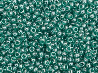 grüne Miyuki Rocailles Saatperlen 15/0 Farbe 322 Nahaufnahme