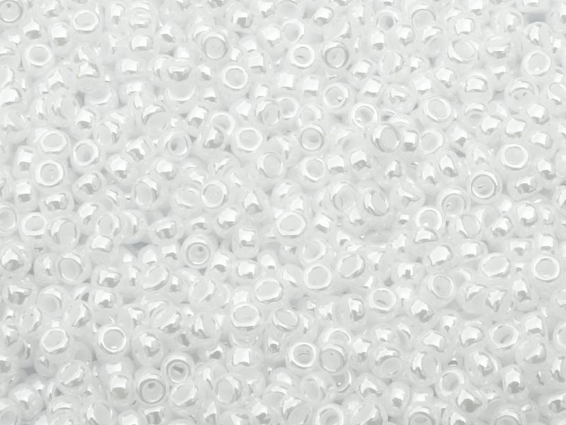 weiße Miyuki Rocailles Perlen Größe 15/0 (1,5mm) Farbe: 420 