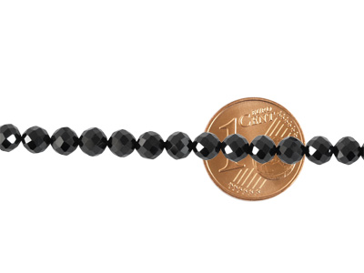 schwarze echte Spinell Steinperlen 4mm - Nahaufnahme