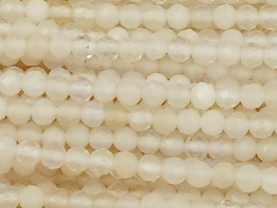 schöne facettierte 2mm Opal Steinperlen - Nahaufnahme