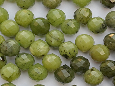 echte kanadische Jade Perlen Tropfen, Bömmel 6mm - Nahaufnah