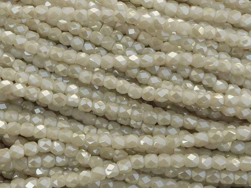 beige, tönnchenförmige, facettierte Glitzerperlen 3mm zum Sc