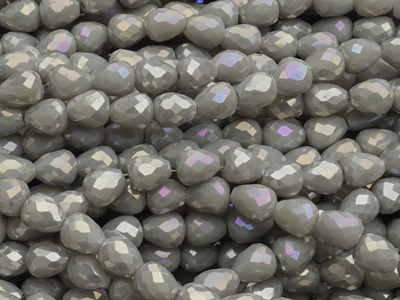 erdbeerförmige, facettierte Glitzerperlen Tropfen 4mm