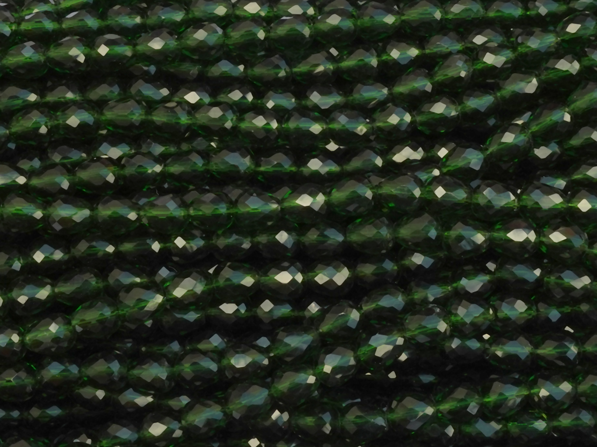 erdbeerförmige, facettierte Glitzerperlen Tropfen 4mm, Farbe