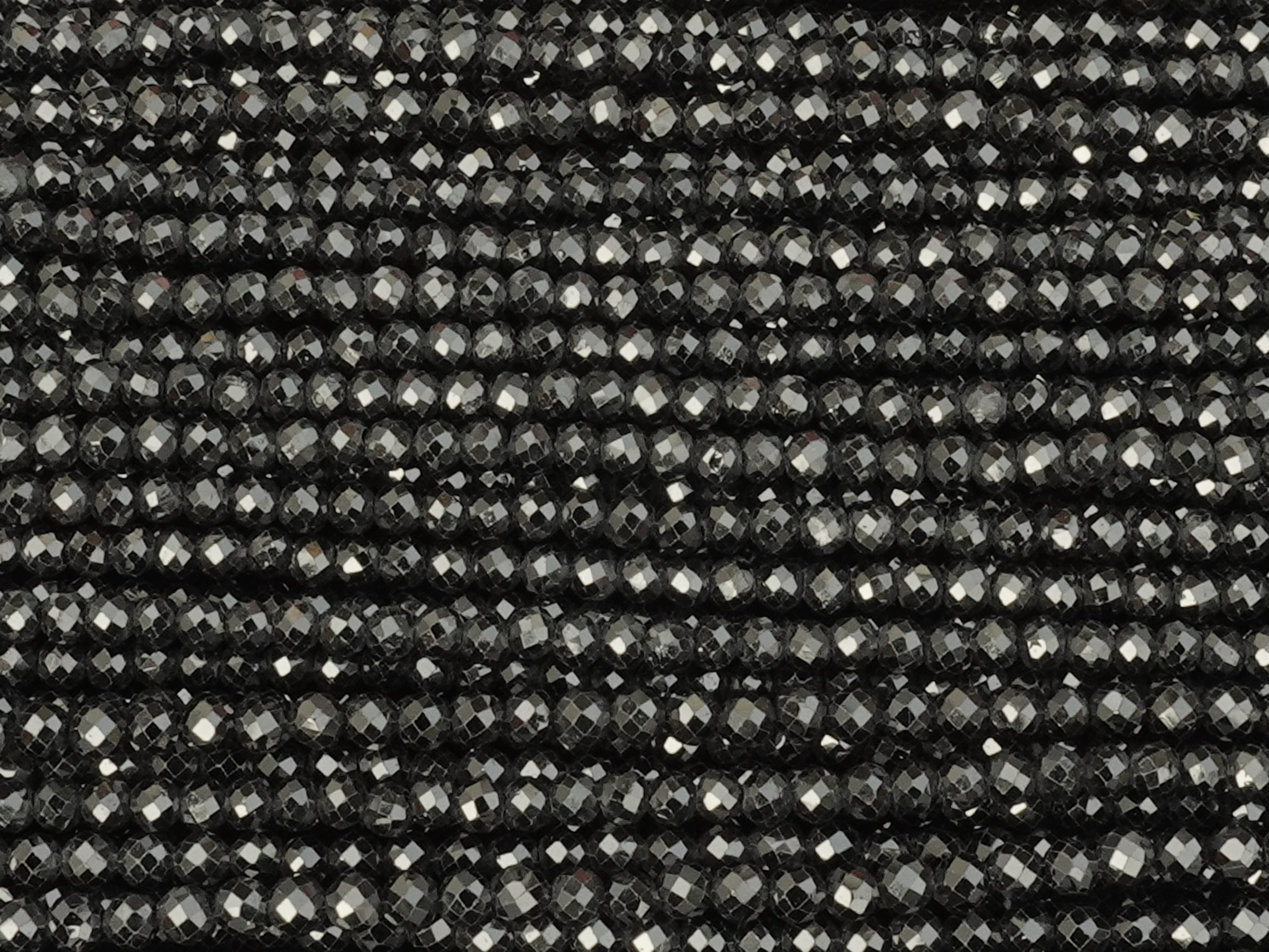 schwarze, facettierte Zirkonia Perlen 2mm